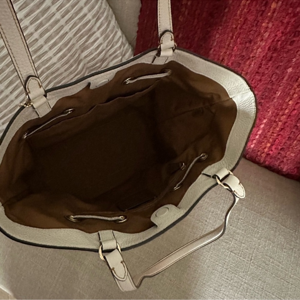 Coach
COACH Women's Andy Tote Bag With Floral Cluster Print - Picture 7 of 7